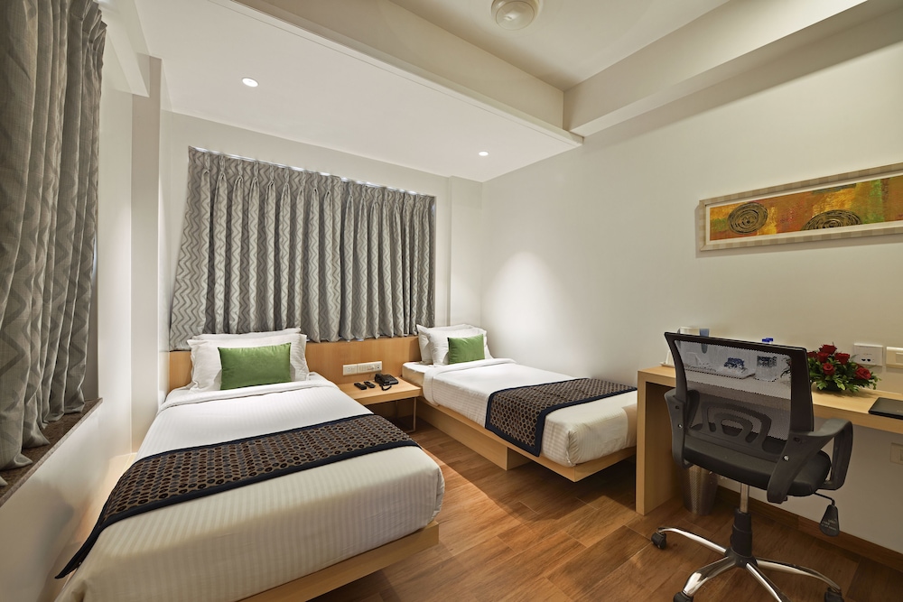 Hotel Leafio Marigold Near Airport