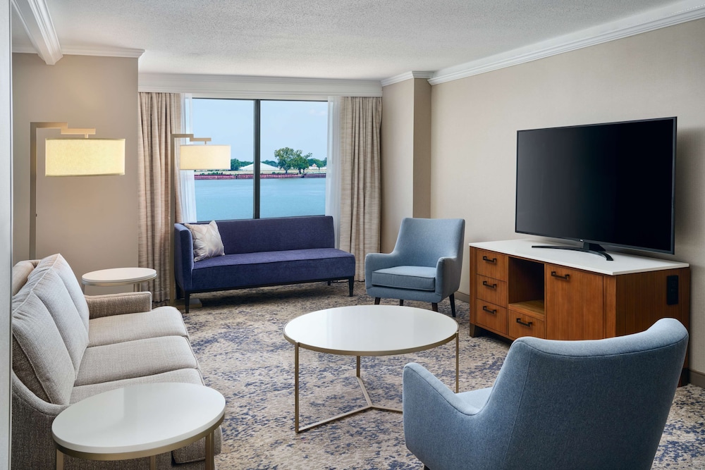 Hilton New Orleans Riverside