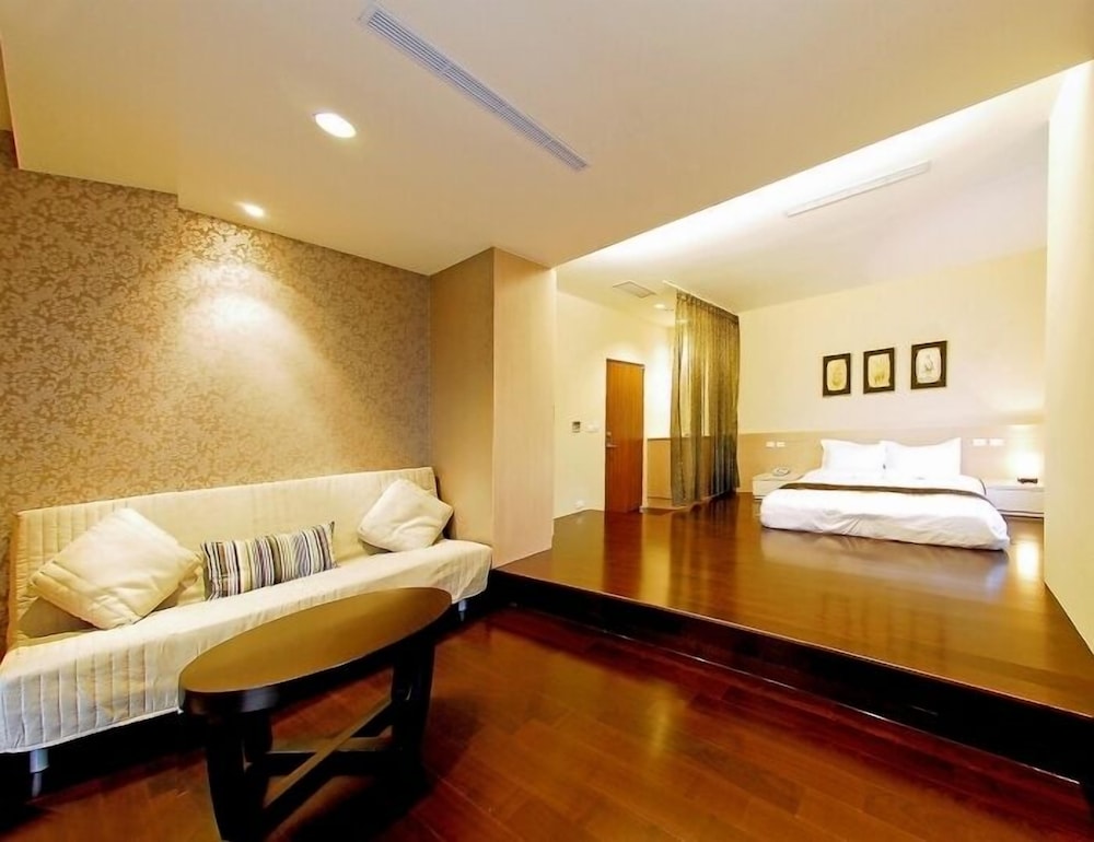 Sun Moon Lake Karuizawa Villa B&B