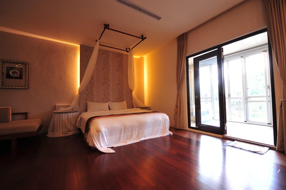 Sun Moon Lake Karuizawa Villa B&B