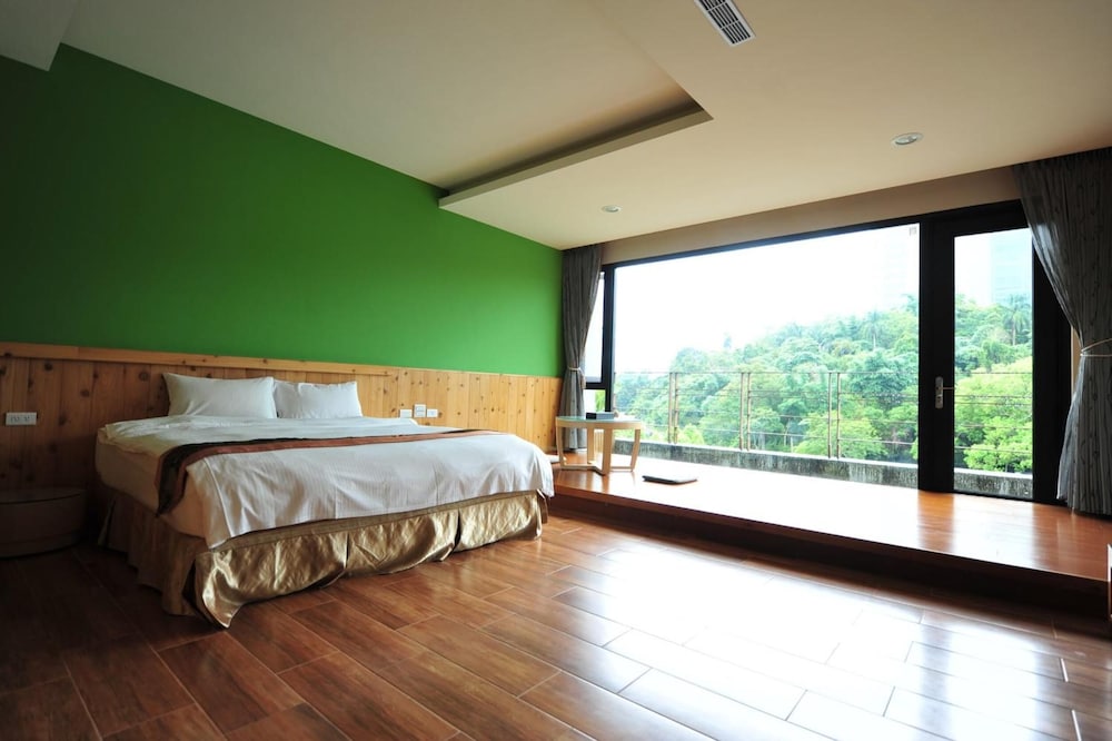 Sun Moon Lake Karuizawa Villa B&B