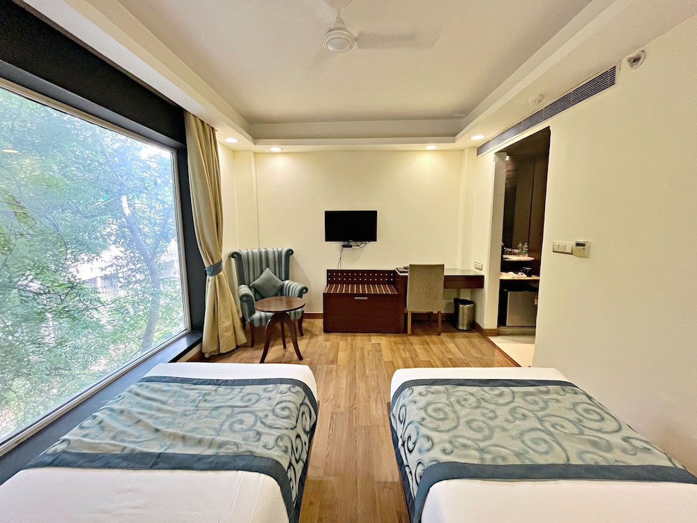 The Grand Orion - Kailash Colony