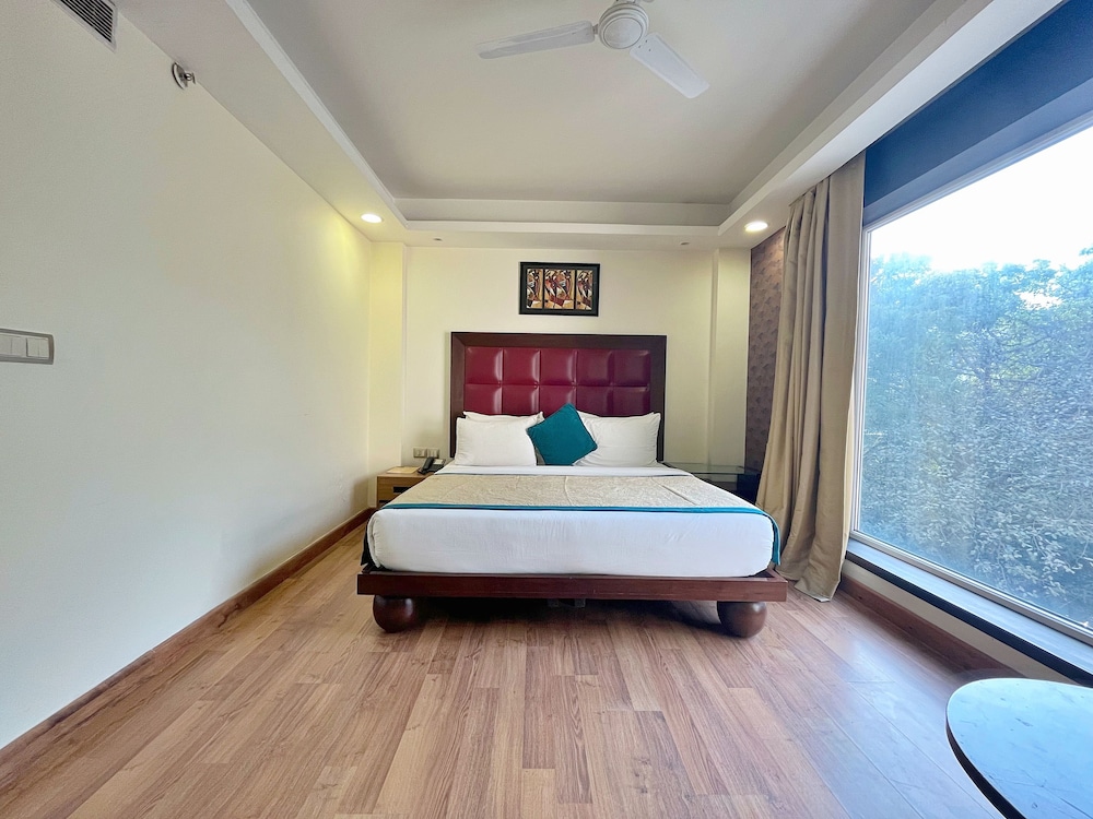 The Grand Orion - Kailash Colony