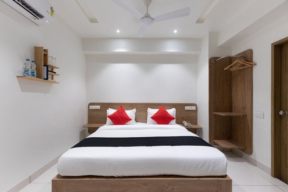 Hotel Sapphero Akshar Inn