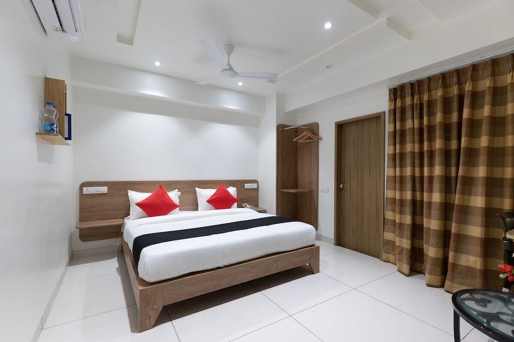 Hotel Sapphero Akshar Inn