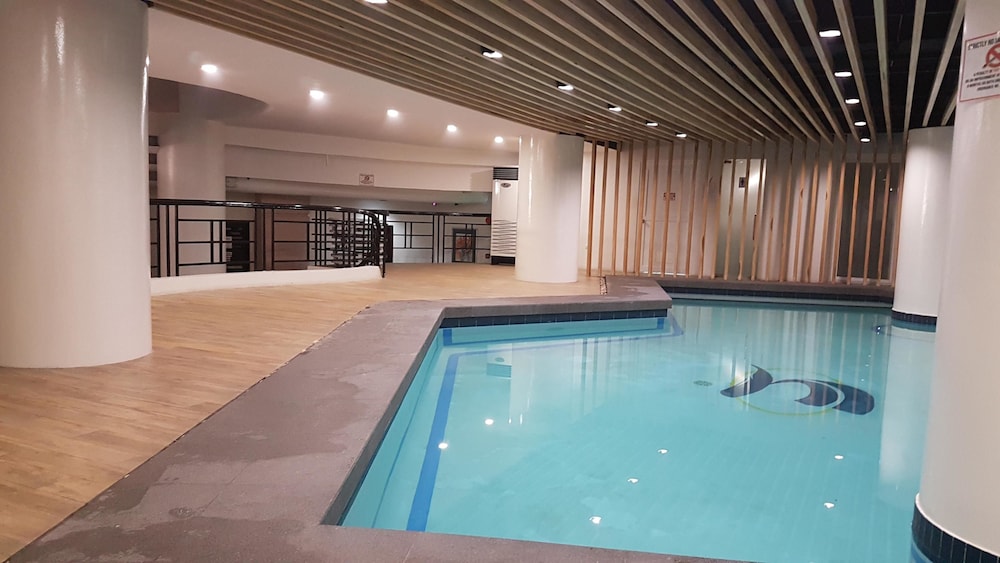 Sarrosa International Hotel and Residential Suites