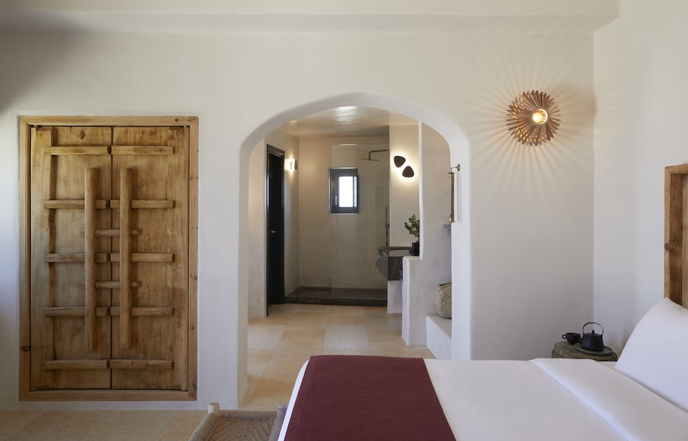 White Pearl Cavalieri - Adults Only