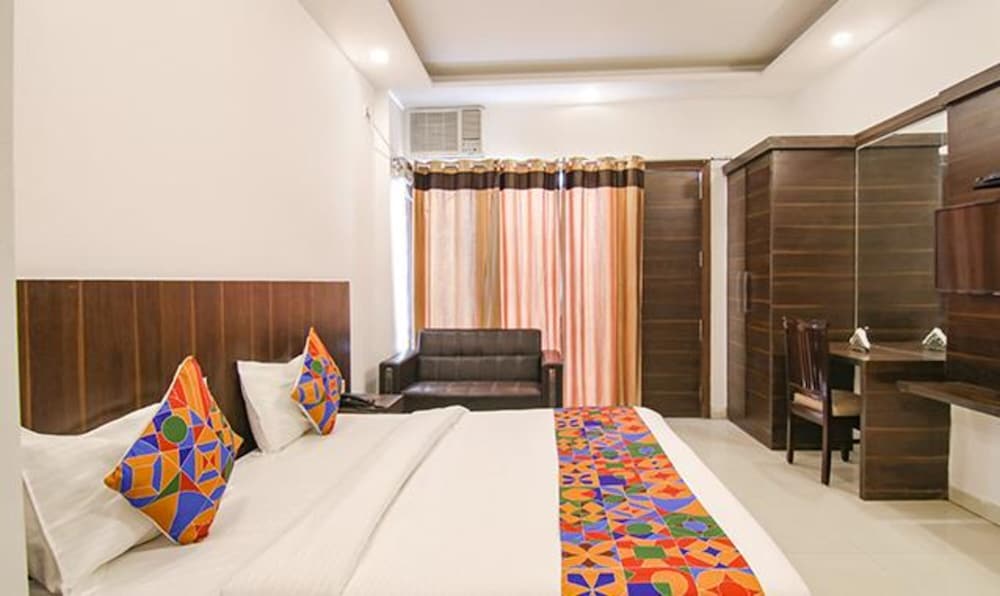 FabExpress Aerosky Inn