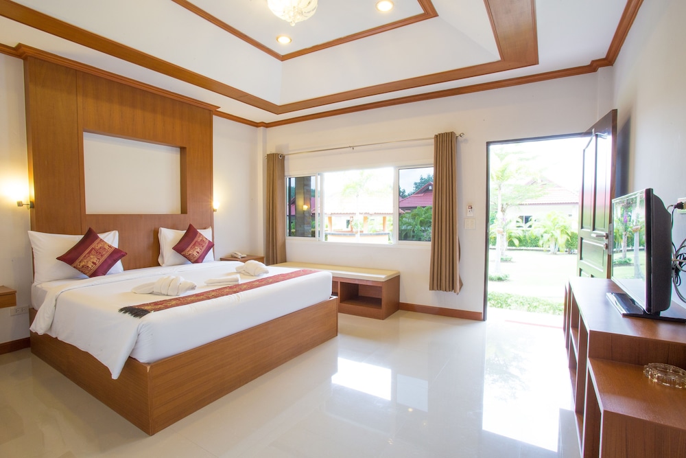 Phuket Airport Villa