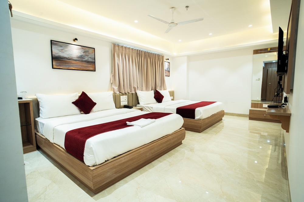 The Grand Murli Hotel, City Light Road, Surat