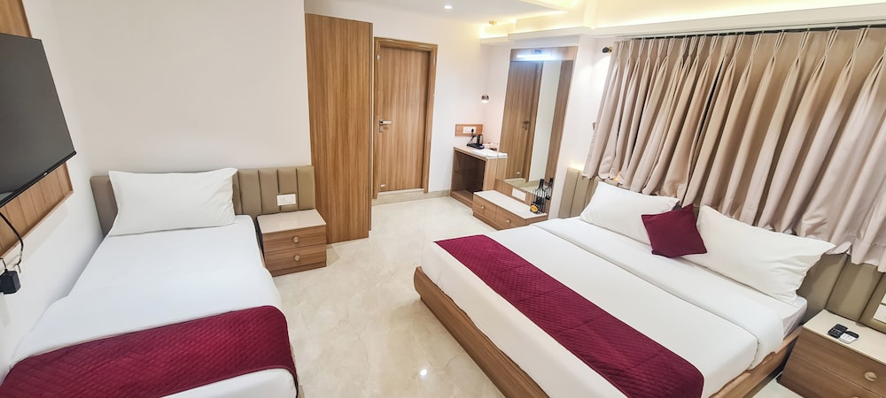The Grand Murli Hotel, City Light Road, Surat