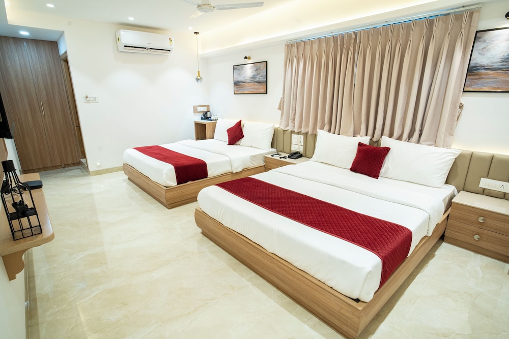 The Grand Murli Hotel, City Light Road, Surat