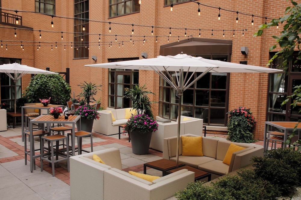The Yorkville Royal Sonesta Hotel