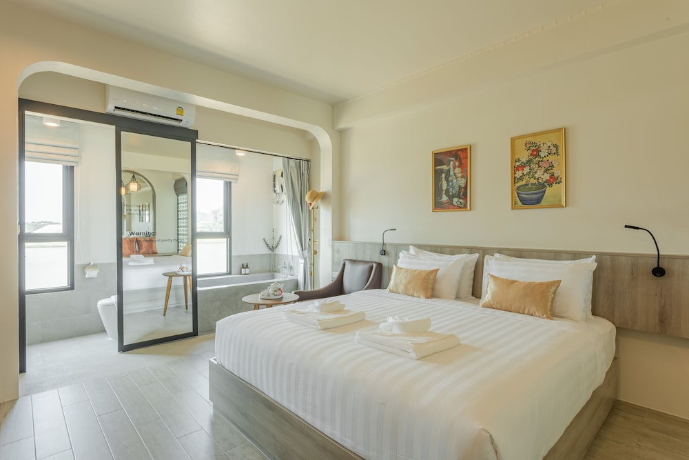 Ang Pao Hotel SHA Extra Plus