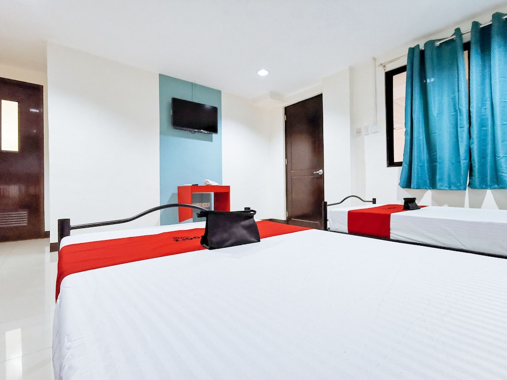 RedDoorz Plus near Ateneo de Davao
