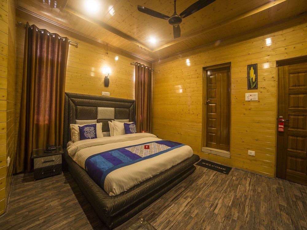 OYO 5582 Master Residency