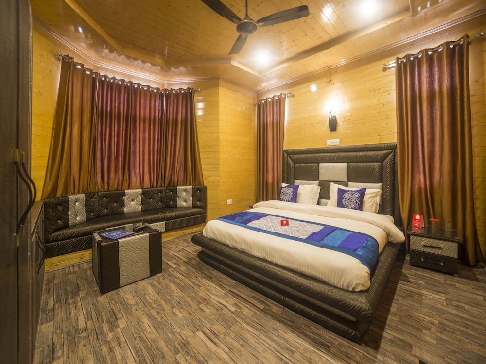 OYO 5582 Master Residency