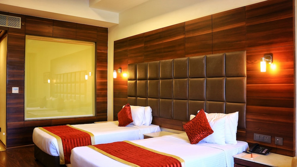 City Park Resort Near Yashobhoomi