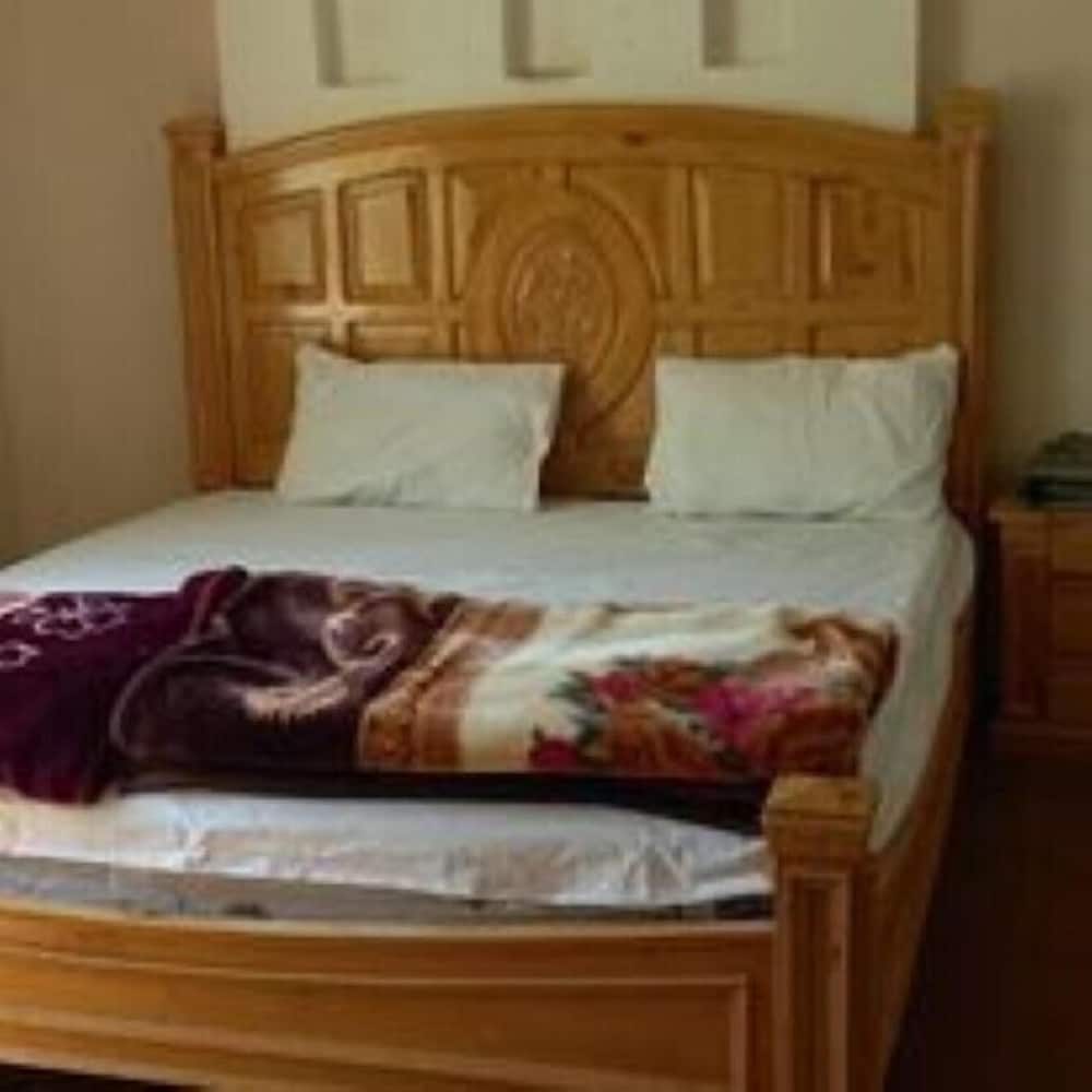 Paradise City Hotel and Restaurant