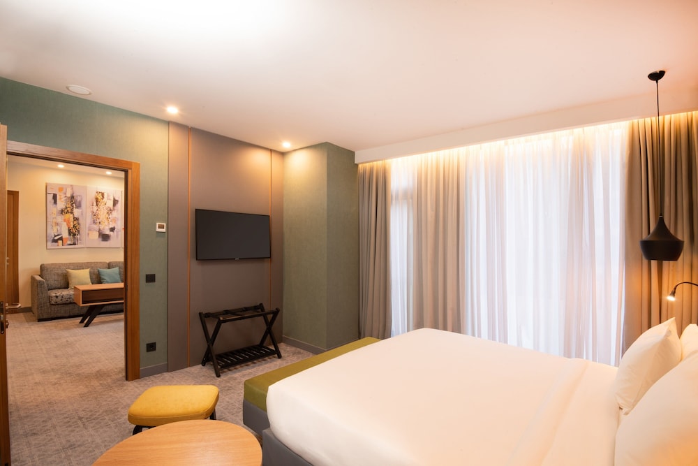 Holiday Inn Yerevan - Republic Square By IHG