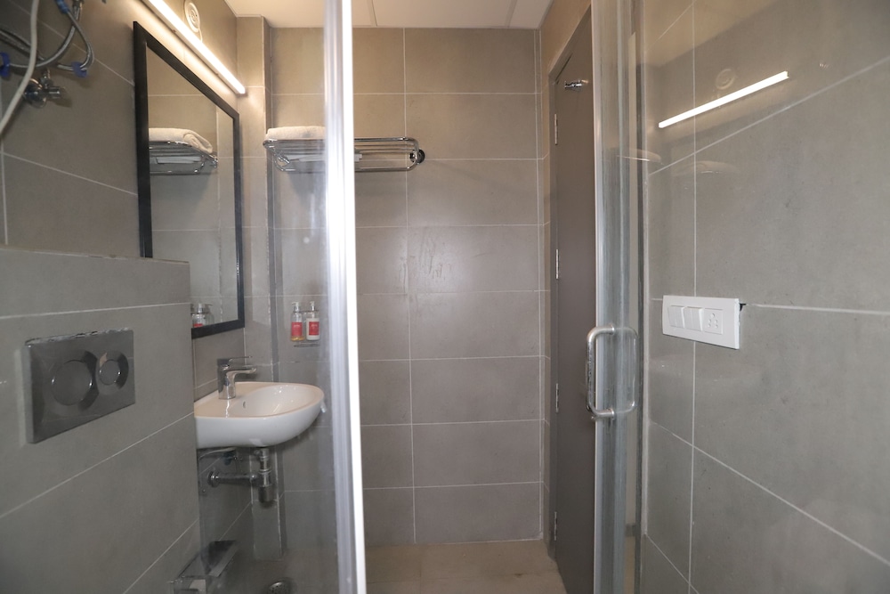 Qotel Preetvihar