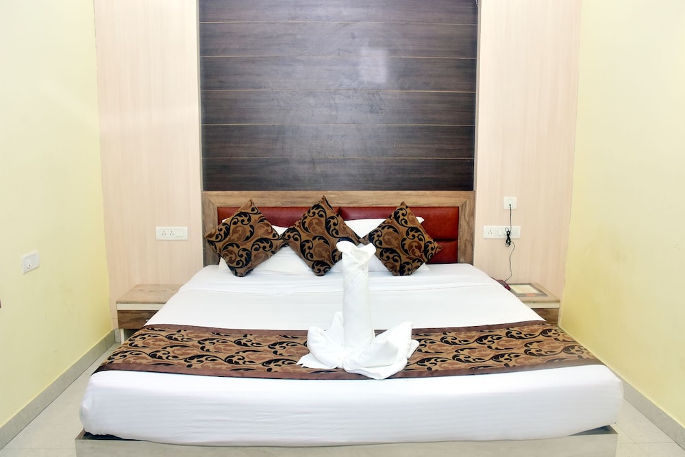 Hotel Arya Palace