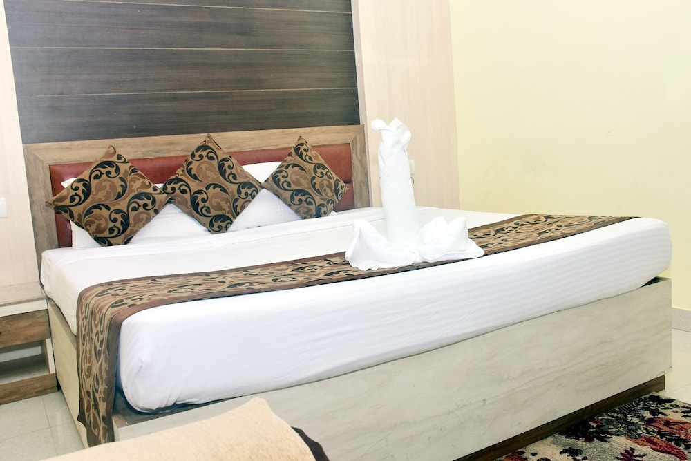 Hotel Arya Palace