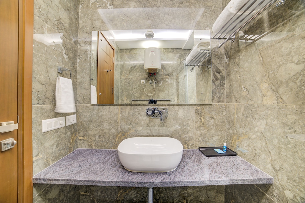 FabHotel Exotica