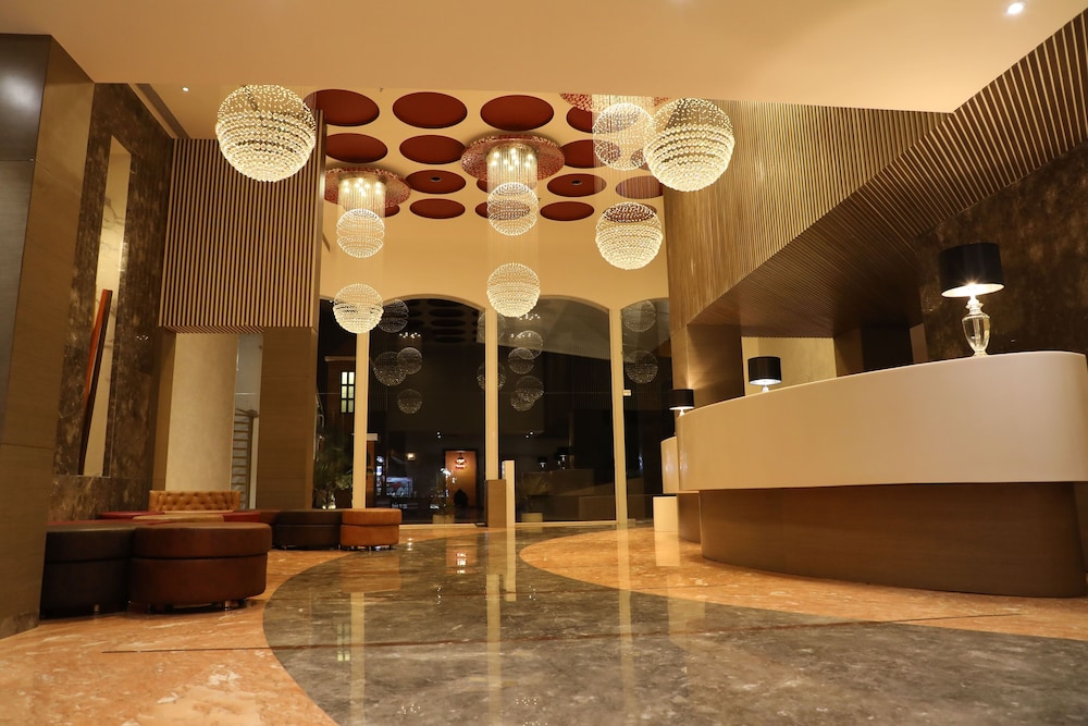 HOTEL IMPERIAL GRAND