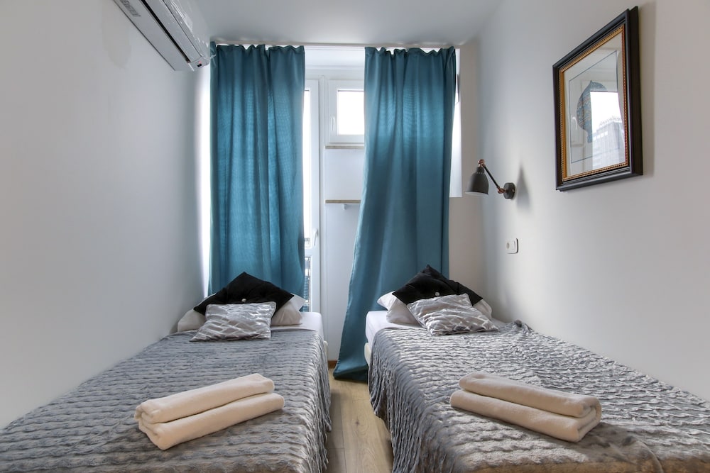 UNIT Warszawa Centrum Room by Metro Rondo ONZ