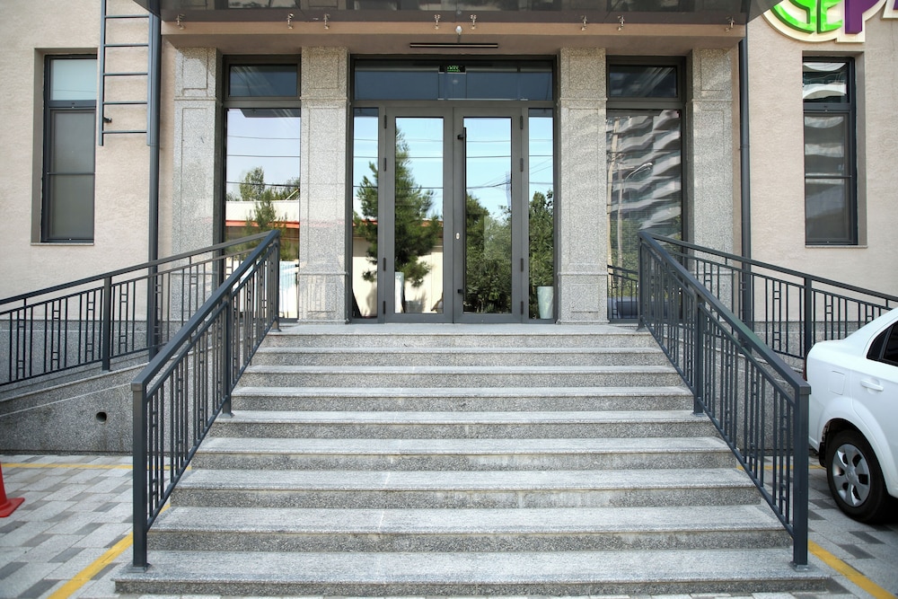 Parklane Hotel