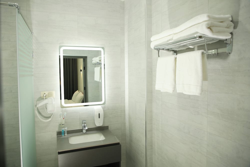 Parklane Hotel