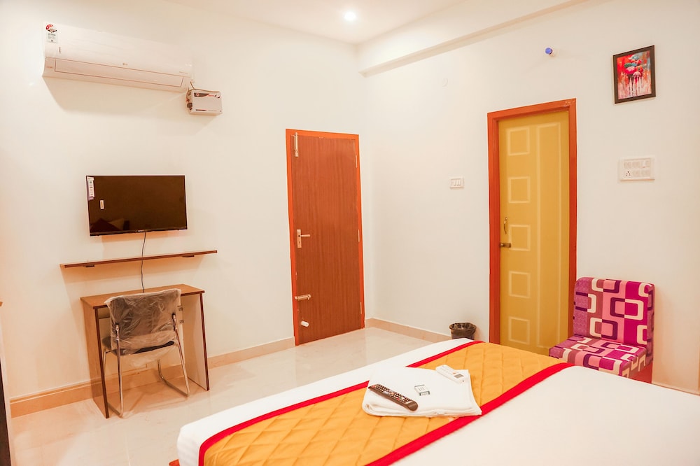 Fabhotel Home Tree Service Apartment Kolathur