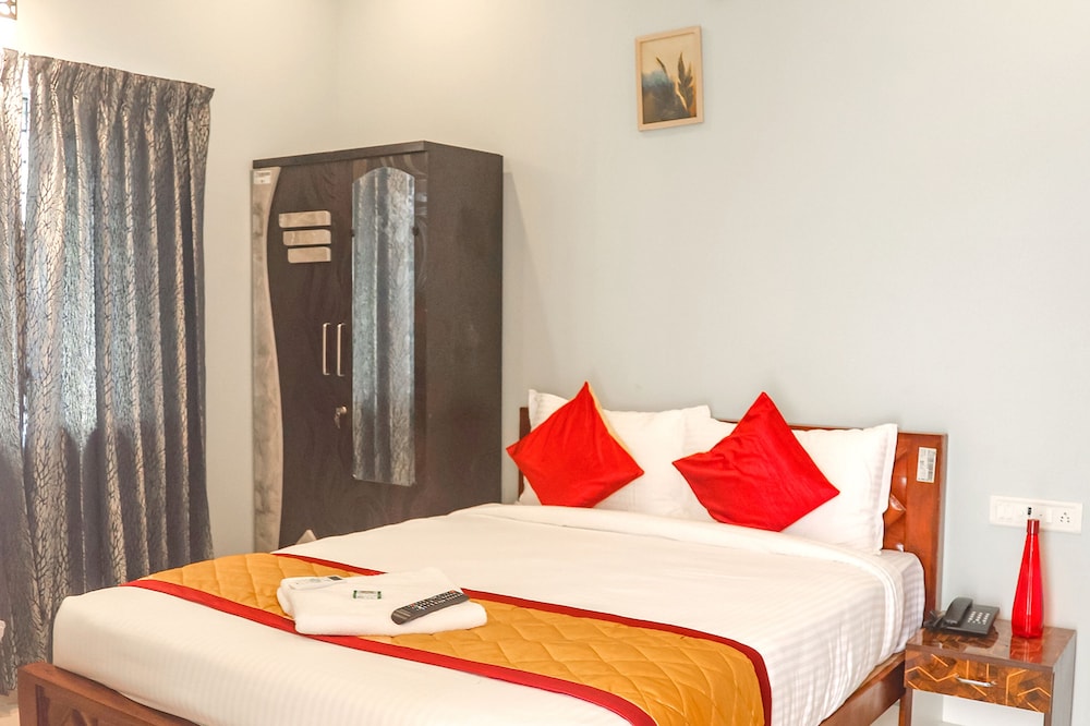 Fabhotel Home Tree Service Apartment Kolathur