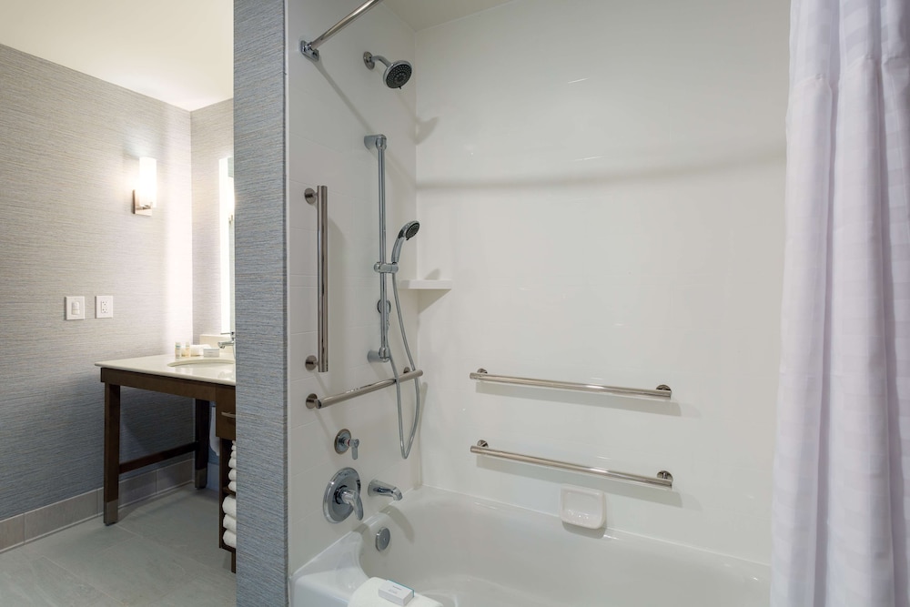 Homewood Suites by Hilton Reston