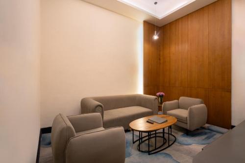 Clarks Inn Etawah