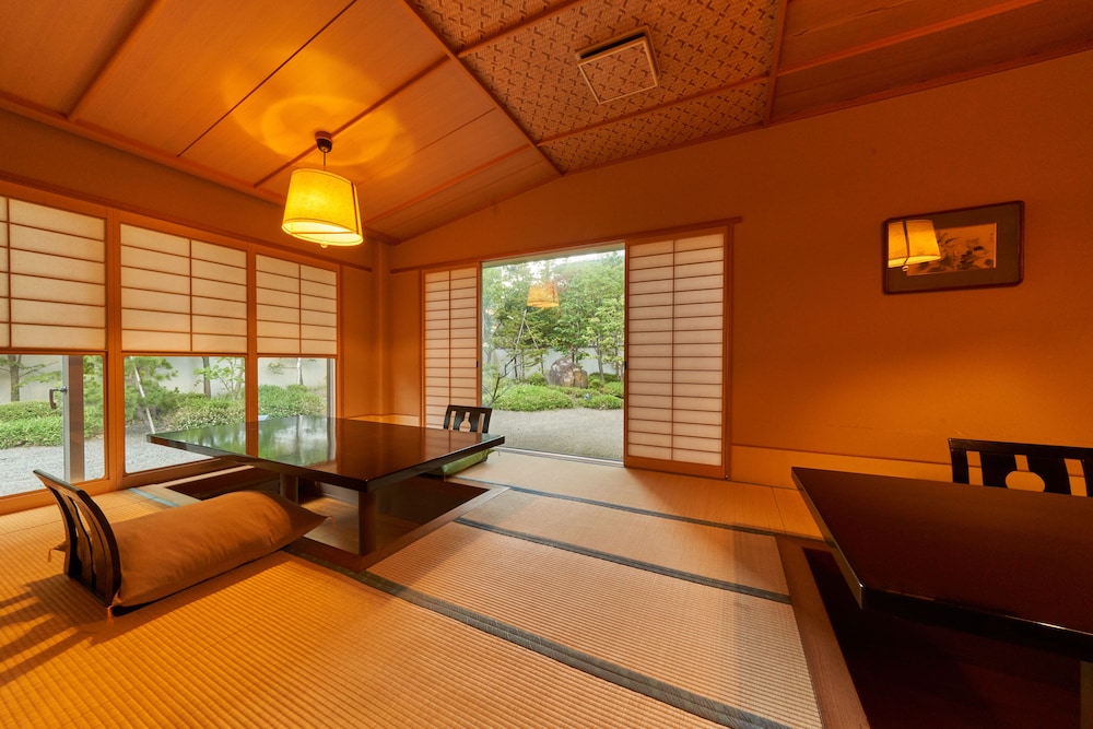 Hanabishi Hotel