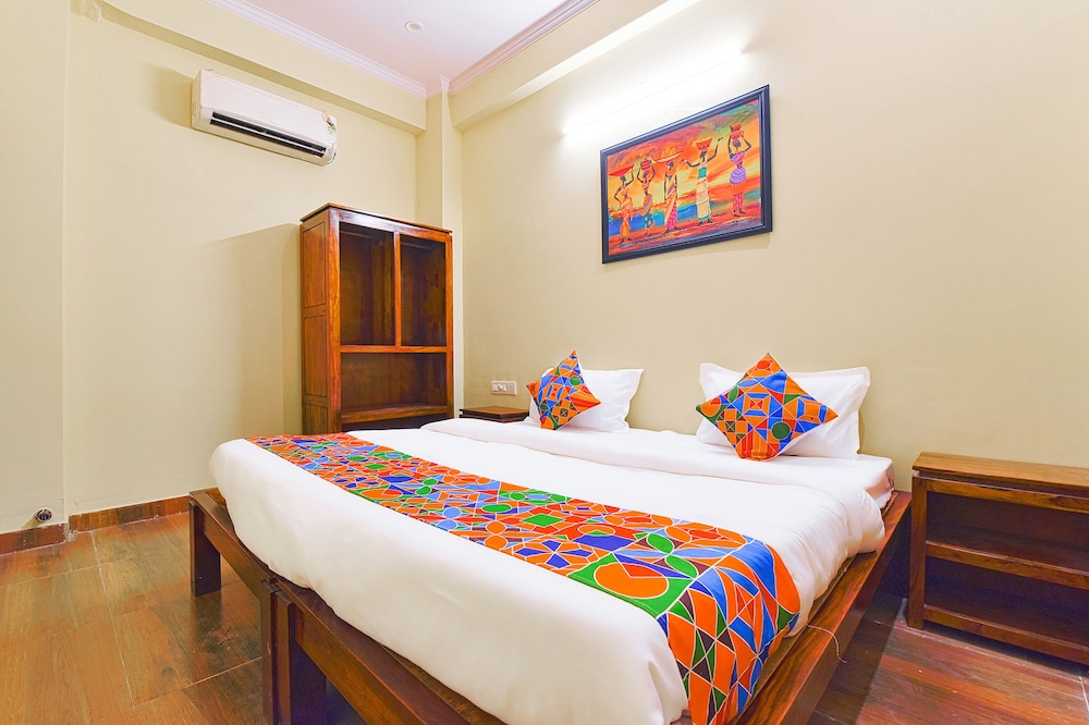FabHotel Golden Manor Inn
