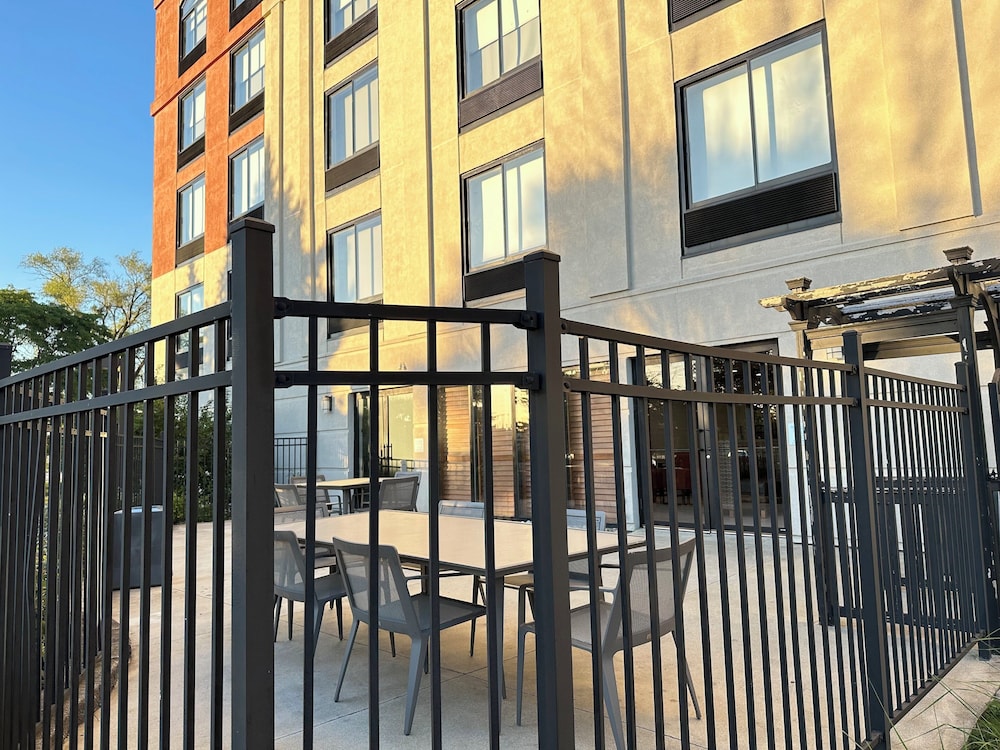 Holiday Inn Express & Suites Prospect Heights by IHG