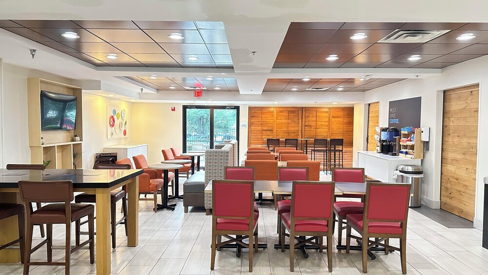 Holiday Inn Express & Suites Prospect Heights by IHG