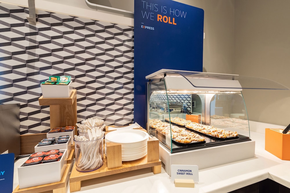Holiday Inn Express & Suites Prospect Heights by IHG