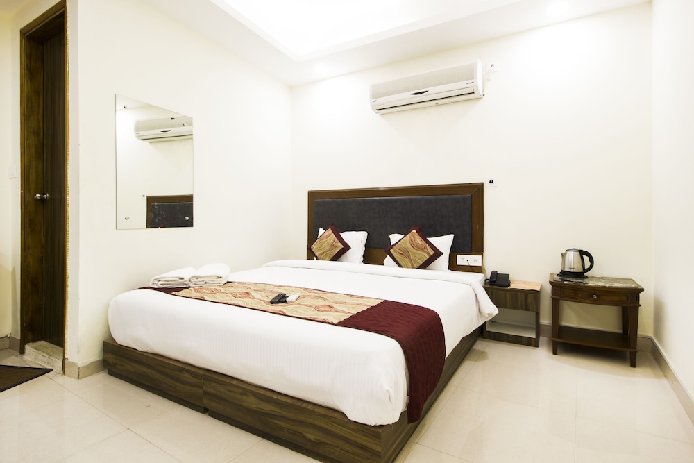Hotel Airway Palace