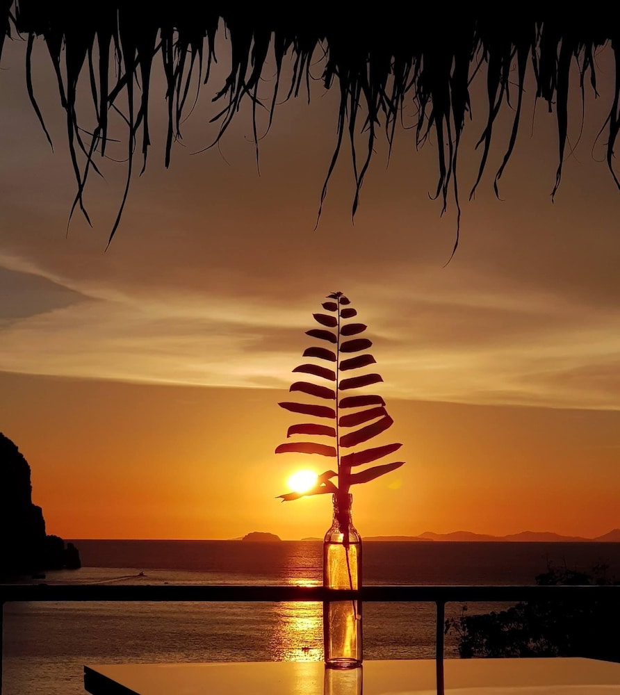 Phi Phi Sea Sky Resort