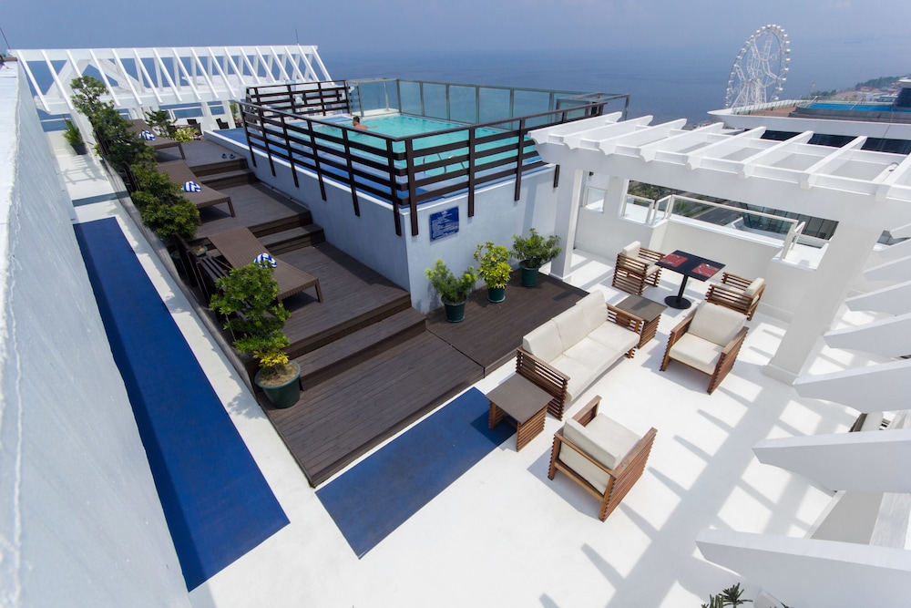 Microtel by Wyndham Mall of Asia