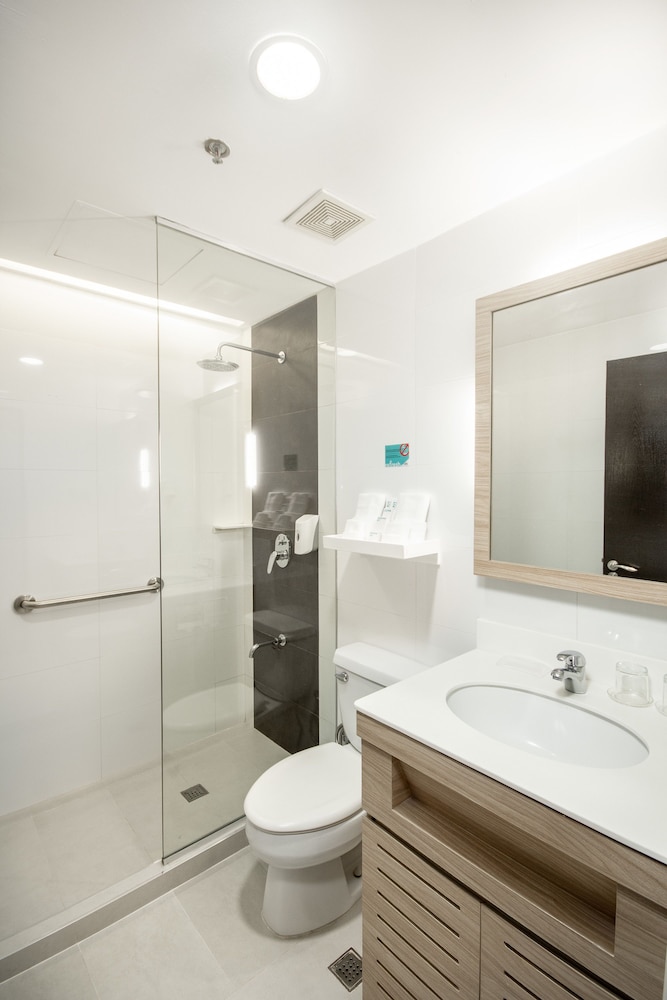 Microtel by Wyndham Mall of Asia
