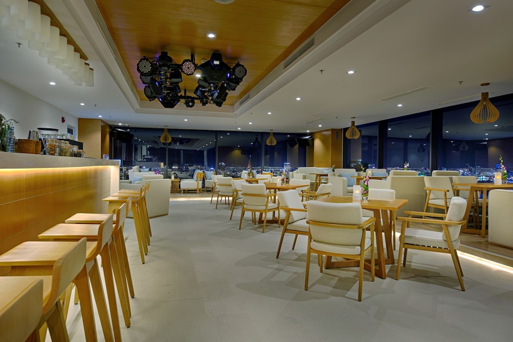 TMS LUXURY Hotel Danang Beach