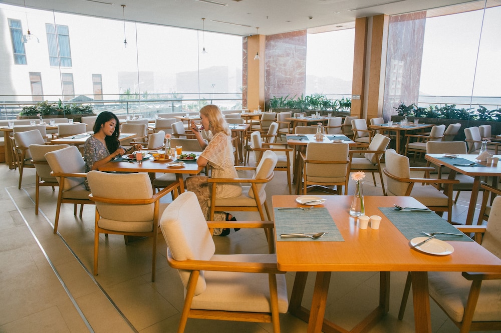 TMS LUXURY Hotel Danang Beach
