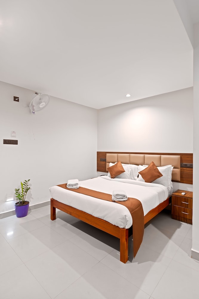 The Elite Hotel