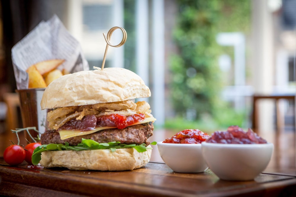 Clayton Hotel Dublin Airport