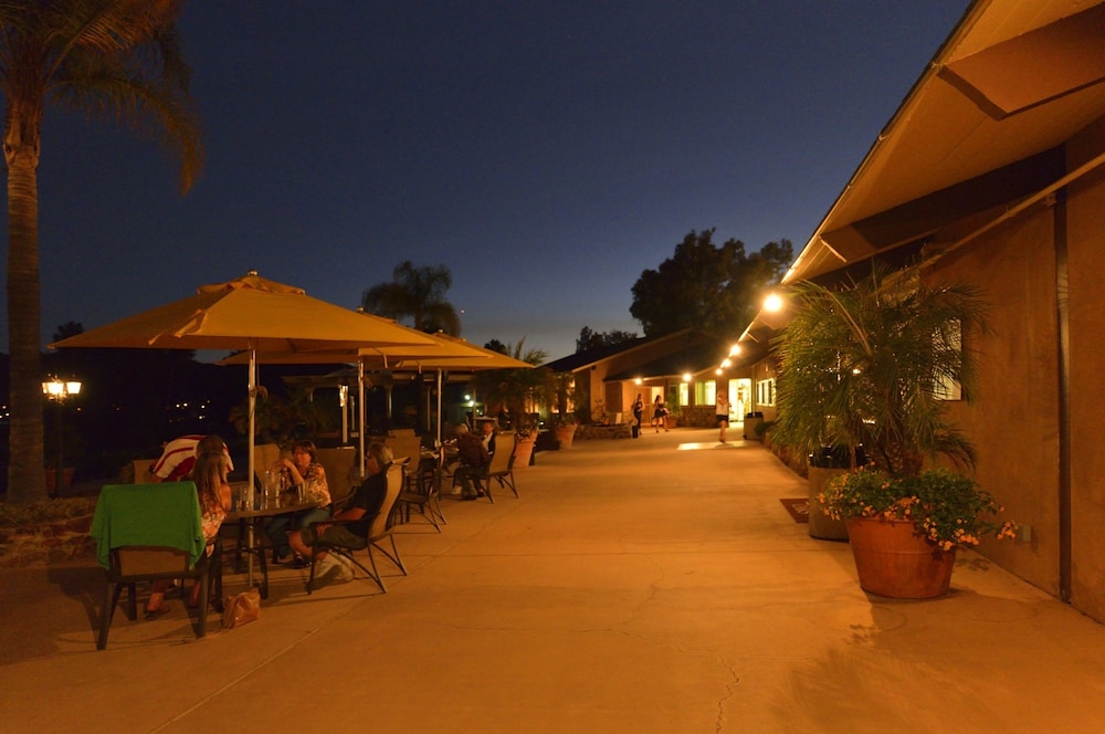 Carlton Oaks Lodge, an Ascend Collection Hotel